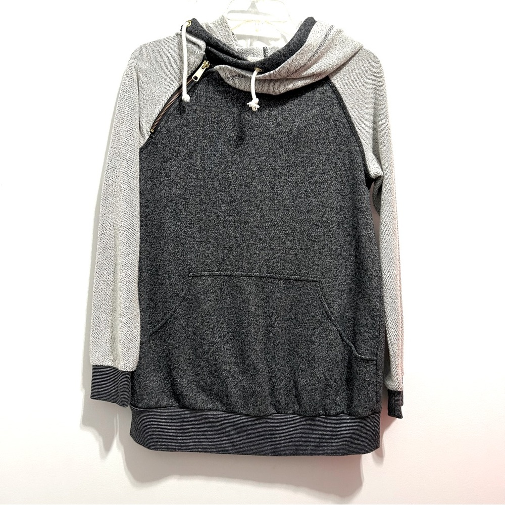 Kimi and Kai Active Gray Asymmetrical Zip Sweatshirt Hoodie